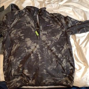 Patagonia pullover - gray and black pull over